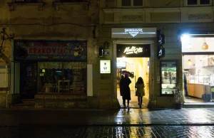 Kraków w lockdownie, ale jest lokal, który działa. Problem pandemii w...