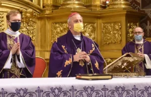 Biskup kielecki mówi "NIE" obostrzeniom: "Nasze parafie nie są korporacjami"