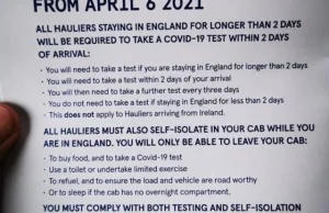 Zakaz opuszczania kabin dla kierowców w Anglii mimo testów