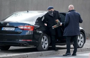 Gdzie jest Jarosław Kaczyński? Opozycja grzmi, PiS uspokaja: "Z pracy...