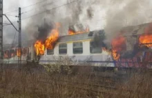 Na bocznicy kolejowej Kraków Bieżanów spłonęły wagony [ZDJĘCIA