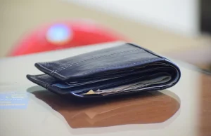 10-latek znalazł portfel z 2 tys. zł oraz kartą bankomatową