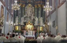 Księża na Jasnej Górze plują na Polaków! Ławy pełne ocierających się...