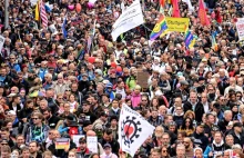 Niemcy. Masowe demonstracje koronasceptyków w Stuttgarcie