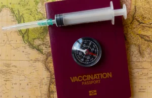 WHO: nie popieramy paszportów szczepionkowych jako warunku podróży
