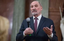 Przed rocznicą katastrofy smoleńskiej Macierewicz znów zapowiada raport....