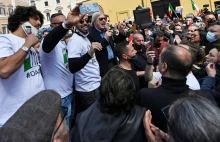 Rząd zaczyna się uginać? Włosi protestują przeciw obostrzeniom
