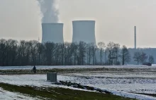 Hołownia i Polska 2050 przeciwko budowie dużych elektrowni atomowych w Polsce.
