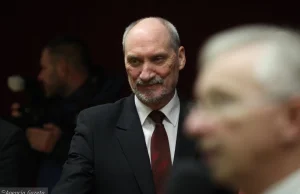 Macierewicz w TV Trwam: "Przyczyną zniszczenia tupolewa była eksplozja"