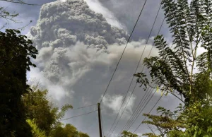 Wybuch wulkanu na karaibach - ewakuacja tylko dla zaszczepionych