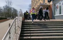 Policja pałuje niewinną kobietę w Głogowie