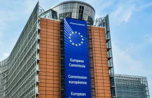 Koronapaszporty w UE przed wakacjami. Polska uczestniczy w procesie