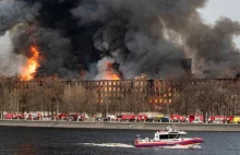Rosja. Płonie XIX-wieczna fabryka, z pożarem walczą śmigłowce wojskowe