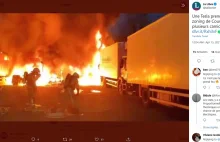 Samozapłon Tesli doprowadził do pożaru czterech ciężarówek
