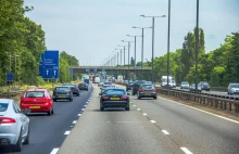 Kupiła dom obok autostrady. Teraz żąda restrykcyjnych limitów prędkości