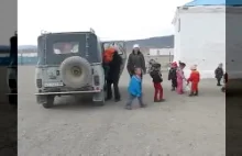 Mongolski autobus szkolny.