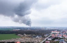 Ogromny pożar pod Wrocławiem. Pali się hala magazynowa