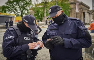 Policja pilnuje przestrzegania obostrzeń. "Patrol pod restauracją non stop"