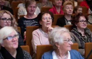 Rząd zapłaci dziadkom za opiekę nad wnukami nawet 3000 zł? Czas na "Babcia...