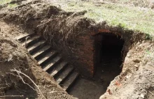 W Karkonoszach odkopano schron przeciwlotniczy