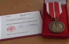 Czarnek wręczył medal za wprowadzenie zakazu używania błyskawic w awatarach