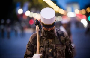 O przywrócenie honoru: 20 generałów wzywa Macrona do obrony patriotyzmu