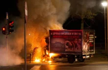 Warszawa: Furgonetka z martwymi płodami spłonęła przed Szpitalem Bielańskim