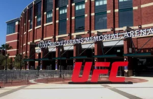 Health experts urge caution as Jacksonville hosts UFC 261