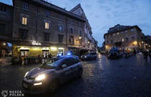 Włochy/ Karabinerzy szukają koronawirusa w marketach