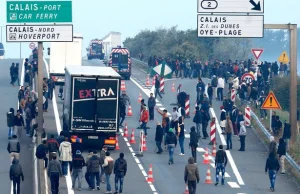 Po napadzie imigrantów, zaczął wozić ze sobą paralizator i gaz pieprzowy...