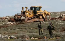 Izraelskie buldożery zrównały z ziemią tereny w dwóch palestyńskich wsiach.