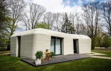 Holandia: Życie w głazie: pierwszy mieszkaniec domu wydrukowanego w 3D...