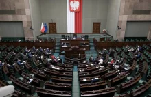 Podatnicy zapłacili za loty posłów blisko 4,2 mln zł