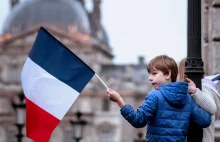 „Kraj się rozpada”. Ponad połowa Francuzów popiera „bunt” generałów