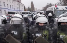 Policjanci jak ochroniarze. W Bydgoszczy pilnują… siedziby PiS