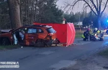 Dwóch motocyklistów zginęło w wypadku. Doszło do czołówki z jeepem.