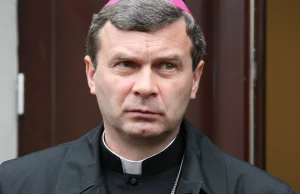 Biskup Łomży żąda zakazu reklam piwa. Mówi o zbrodni i zniewoleniu umysłów