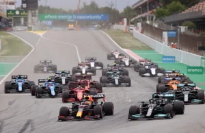 Emocjonujące Grand Prix Hiszpanii z kolejną wygraną Lewisa Hamiltona