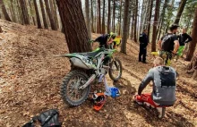 Są mandaty dla motocyklistów rozjeżdżających las w Straszydlu