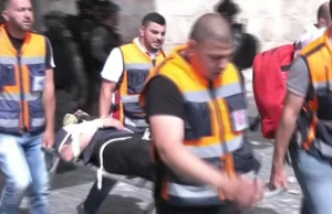 Ponad 300 rannych. Starcia Palestyńczyków z policją w meczecie Al-Aksa
