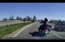 Niebezpieczny wypadek motocyklowy! Dwie osoby zostały ranne.