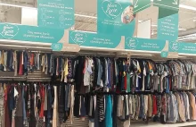 Auchan jak second-hand, sprzedaje używane ubrania. Kolejna duża sieć