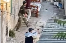 Uzbrojeni osadnicy używają ostrej amunicji przeciwko Palestyńczykom