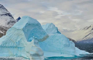 Od Antarktydy oderwała się największa w historii góra lodowa