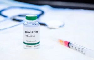 Czy szczepienia przeciwko COVID-19 są eksperymentem medycznym?