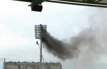 Płonie jupiter na stadionie w Bełchatowie [video]