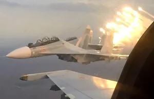 Tak wygląda egzamin na pilota myśliwca Su-30. Widowiskowe wideo rosyjskiej...