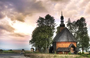 Rabka Zdrój - Chabówka - wielki kompleks przy 250-letnim Kościele