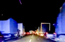 Korytarz życia na autostradzie. Policja chwali kierowców