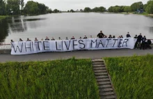 “WHITE LIVES MATTER” na tamie w Środzie Wielkopolskiej